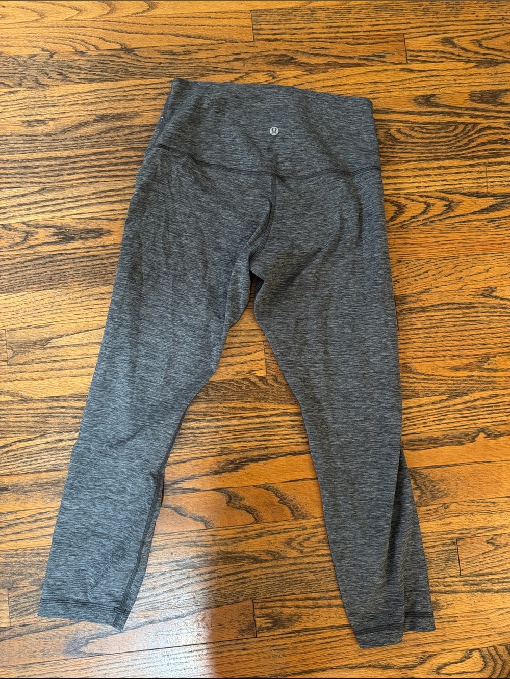 lululemon athletica size 8 cropped Charcoal Gray Stretch Leggings